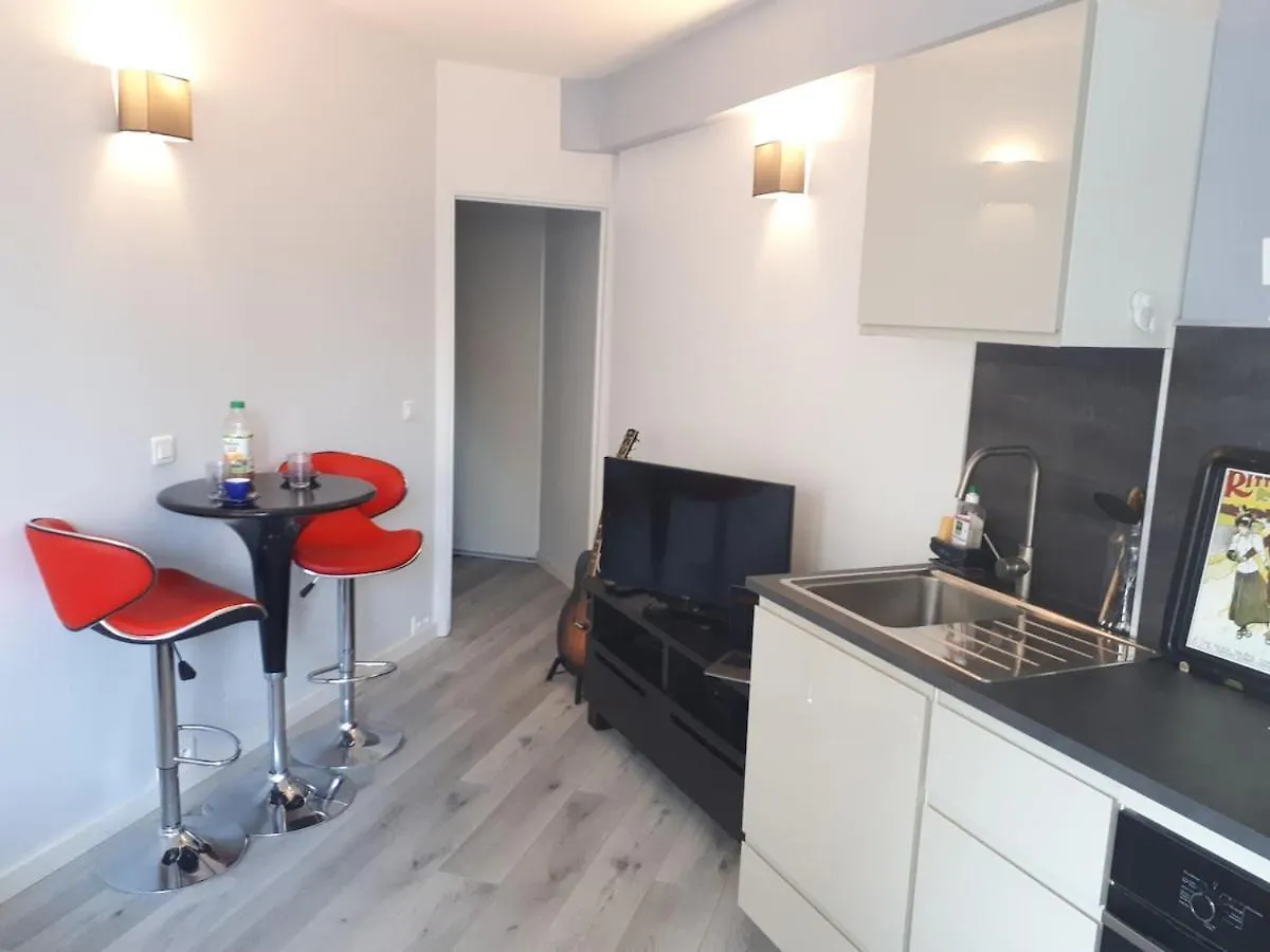 Cozy New Studio Central Close Eiffel Tower Paris France